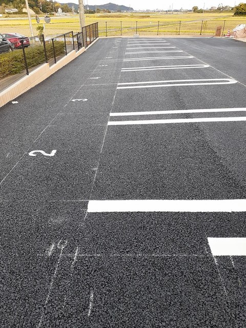 コリーヌ・ヴェルトⅡの駐車場