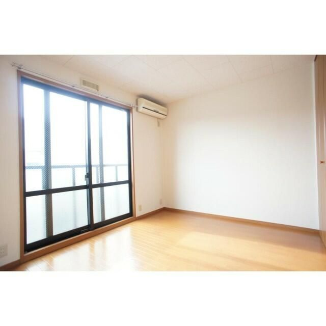 カトルセゾンの居間・リビング