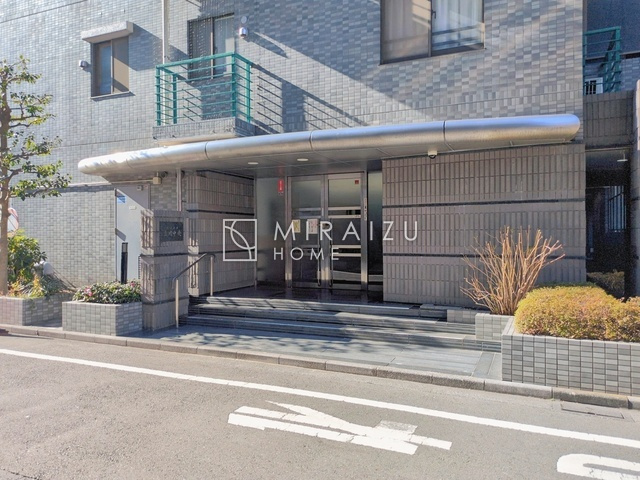 【ロビー】 | 暮らしやすさを考えたプランで快適な現地ロケーションを実現。安らぎに満たされる