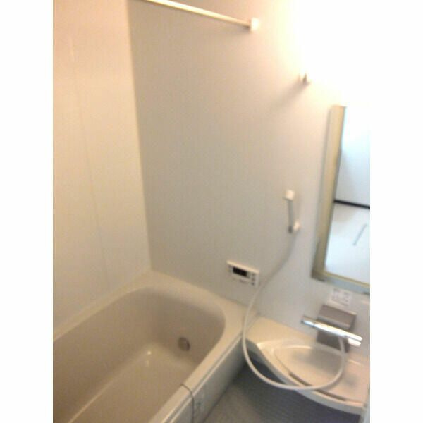 クロバ－ハイツＡ棟の浴室