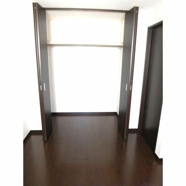 クロバ－ハイツＡ棟の収納