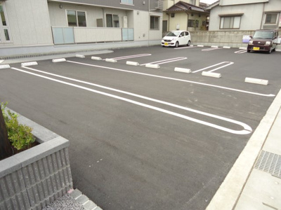 【駐車場】 | ヴィルヌーヴ　ドゥ