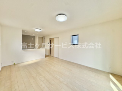 【居間・リビング】 | 浜松市中央区篠原町 新築一戸建て | ＬＤＫです