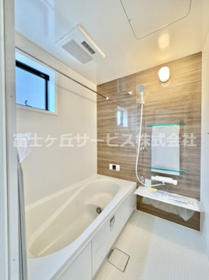 【浴室】 | 浜松市中央区篠原町 新築一戸建て | 落ち着いた空間のお風呂です