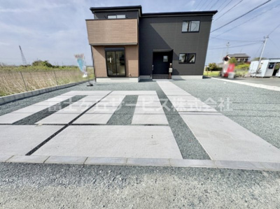 【駐車場】 | 浜松市中央区篠原町 新築一戸建て | 駐車場に車を止められます