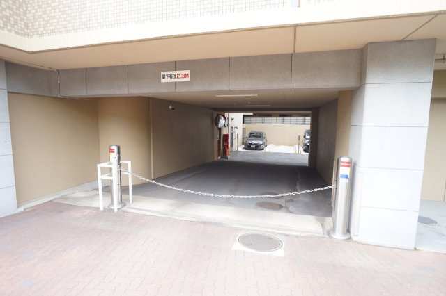 カネボウ東生駒グリーンマンションの駐車場