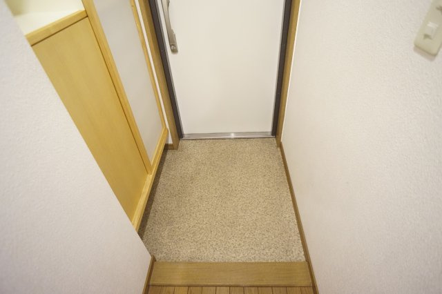 カネボウ東生駒グリーンマンションの玄関