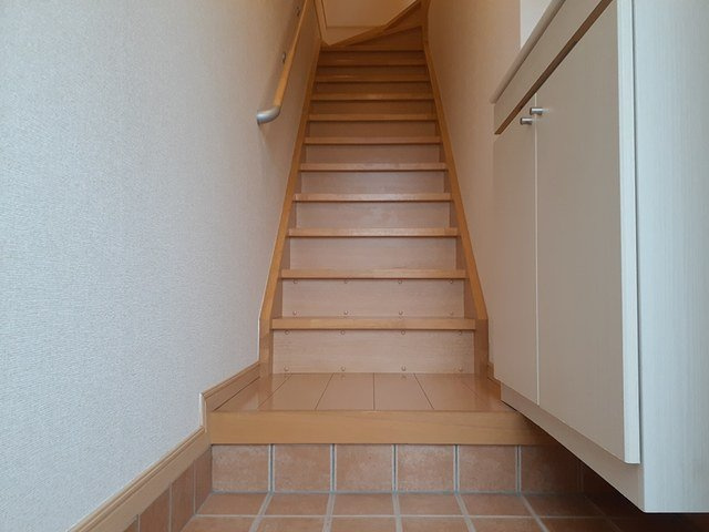 エンプレイスの玄関|明るい玄関です
