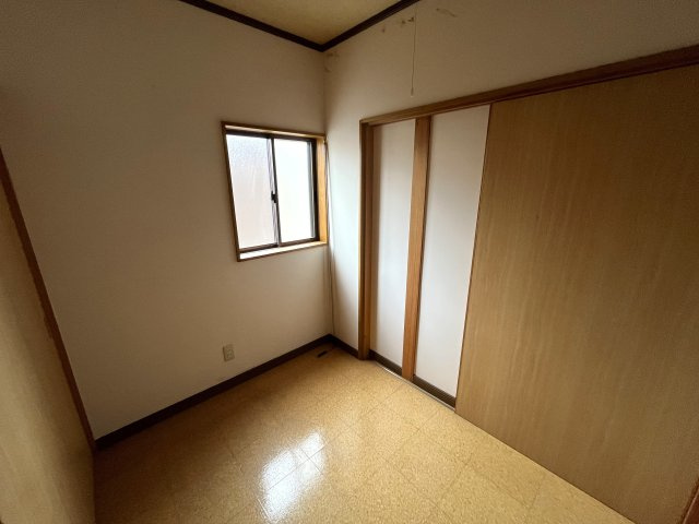 笠岡売家、売土地の洋室