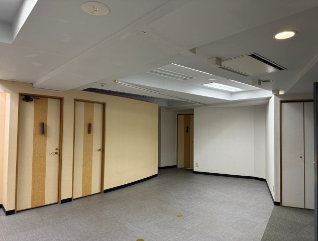 MSBビルの洋室