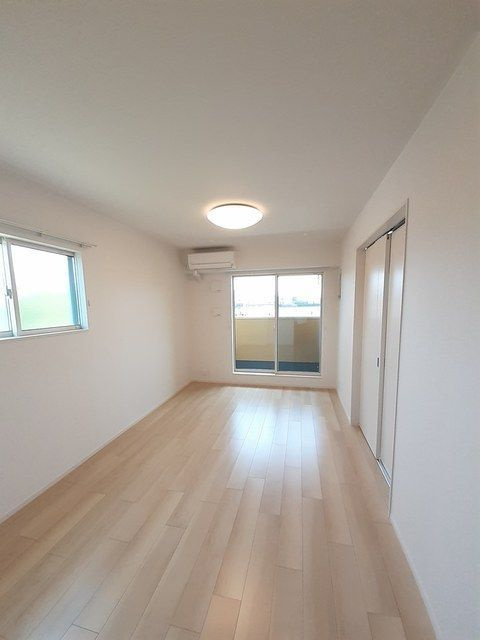 カルムⅢ　Ａの居間・リビング