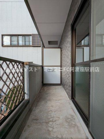 クレセール阿波座のバルコニー