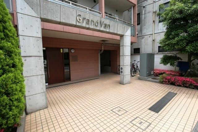 グランヴァン東池袋のエントランス