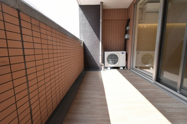 プレジオ西宮今津のバルコニー