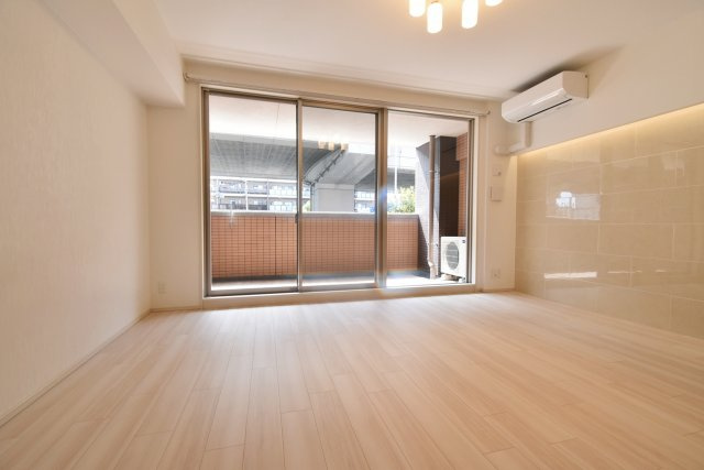 プレジオ西宮今津の居間・リビング