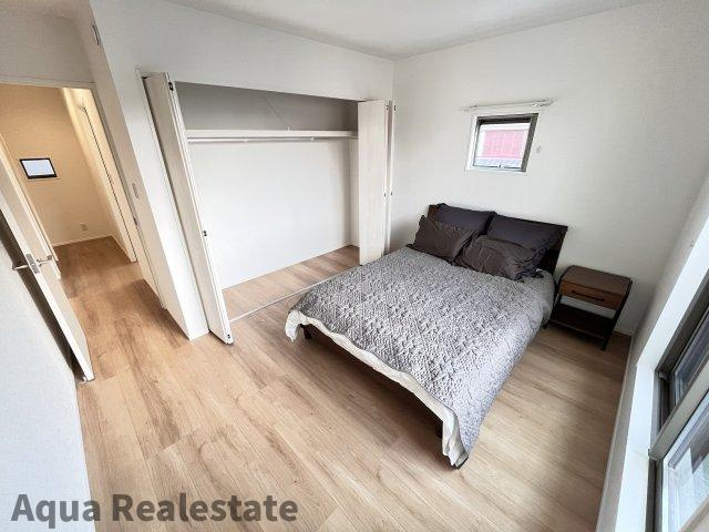 オール電化デザイナーズハウス高松市香西南町建売⑦の寝室|使い勝手のいい寝室です