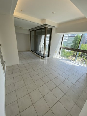 【居間・リビング】 | One Shinmachi | One Shinmachi（ワン新町）　リビング・ダイニングスペース