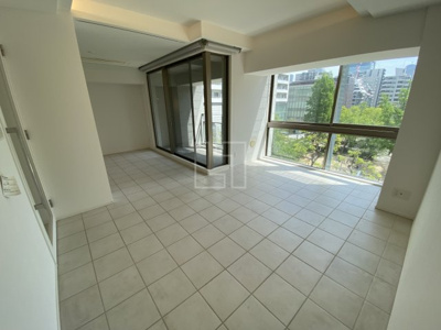 【居間・リビング】 | One Shinmachi | One Shinmachi（ワン新町）　リビング・ダイニングスペース