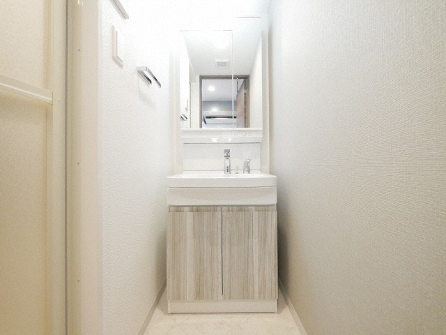 S-RESIDENCE天満Gracisの独立洗面台