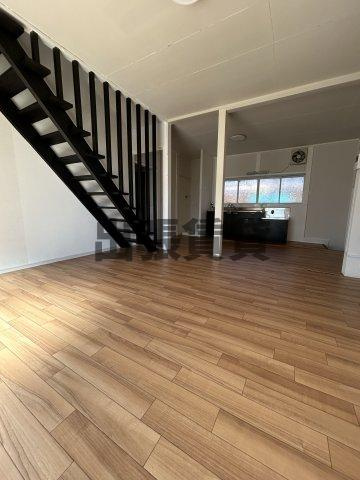 仲介手数料0円！！西区中小田井戸建 	 の居間・リビング