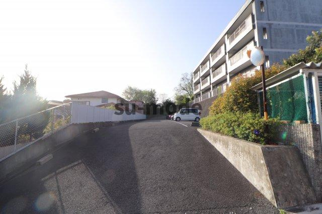 エクセル舞音の駐車場