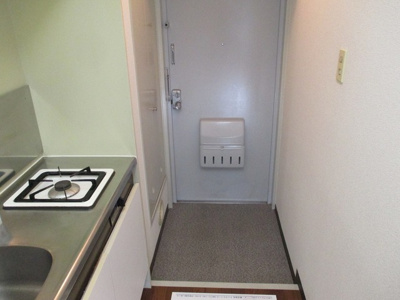 【玄関】 | グランベイ豊新 | 収納スペースがある玄関です