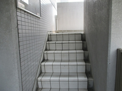 【その他共用部分】 | グランベイ豊新 | 共用階段です