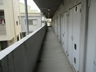 【その他共用部分】 | グランベイ豊新 | 共用廊下です