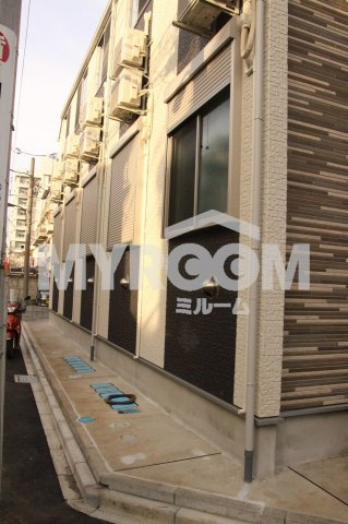 ＤＨＧ彩(ディーエイチジーアヤ)のその他共用部分|1F窓高さがあります