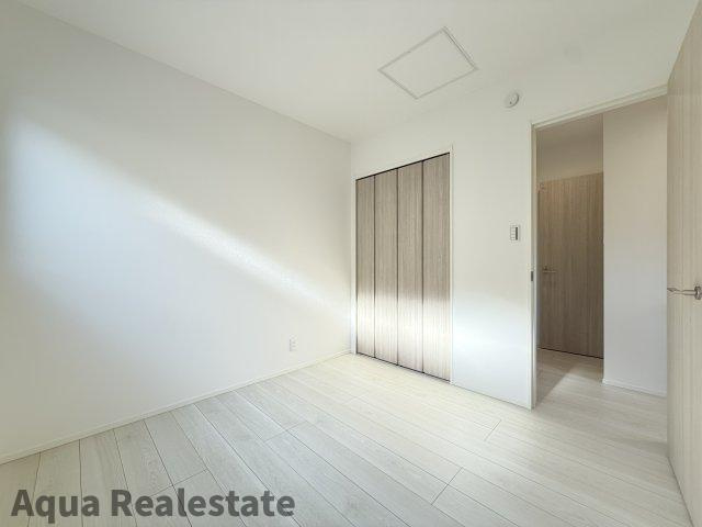 オール電化デザイナーズハウス高松市香西南町建売⑧の子供部屋|暖かな日差しのふりそそぐバルコニー