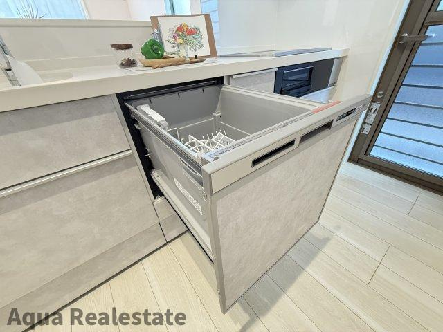 オール電化デザイナーズハウス高松市香西南町建売⑧のキッチン|食洗器です。