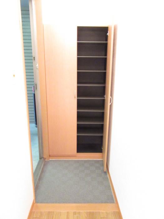 フレスコハウスの玄関