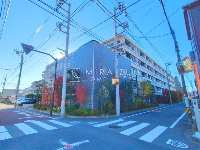 【エントランス】 | 平日・休日問わず、いつでもご見学が出来ます♪☆実際に見て、触れて感じる安心のお住まい探しを体験して下さい♪☆物件情報だけでなく、地域の特色などなどエリア情報もお伝え出来たら嬉しいです♪