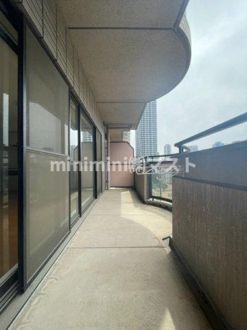 ライフ北梅田のバルコニー