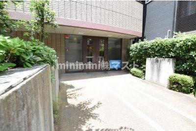 ライフ北梅田のエントランス