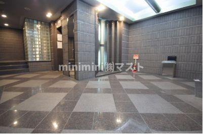 ライフ北梅田のロビー