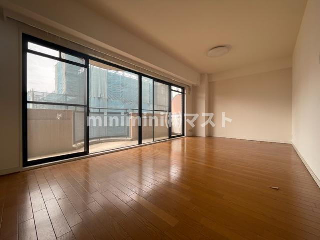 ライフ北梅田の居間・リビング