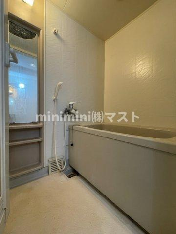 ライフ北梅田の浴室