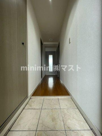 ライフ北梅田の玄関