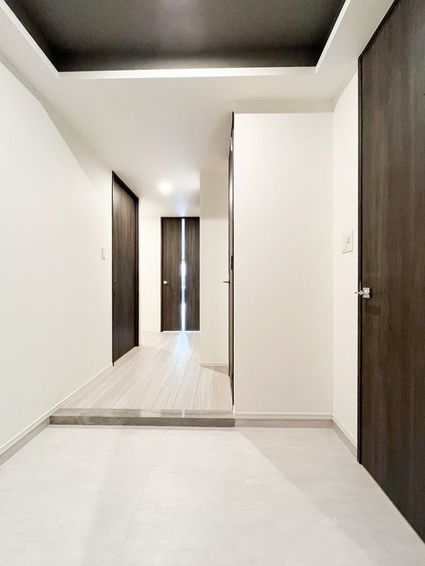 福岡市早良区百道１丁目の賃貸マンションの玄関