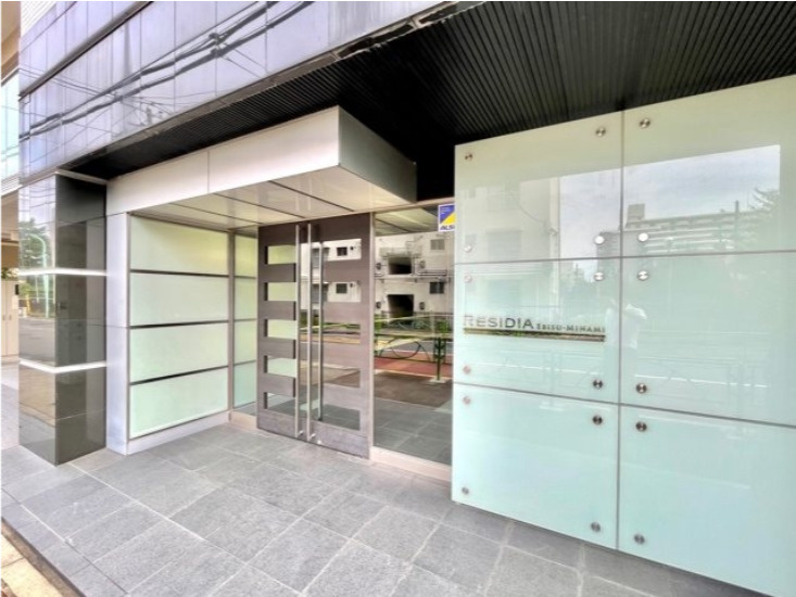 レジディア恵比寿南のエントランス