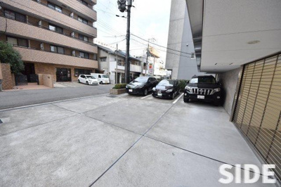 【駐車場】 | リア成育
