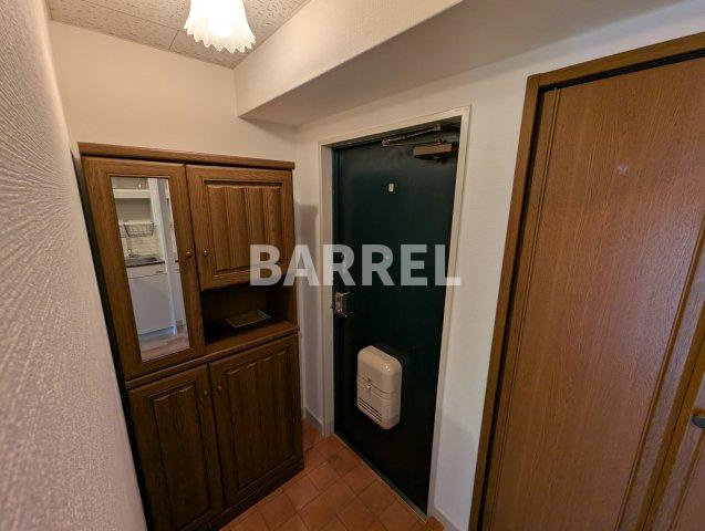 シラテック池田の玄関