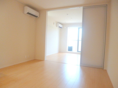 【居間・リビング】 | Pueo明大前