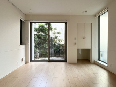 【居間・リビング】 | Rosy Residence Shirokane