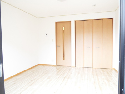 【居間・リビング】 | ヴィラⅡ | 洋室8帖