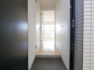 【玄関】 | コスモリード谷町六丁目（旧名称：ドゥーエ谷町）