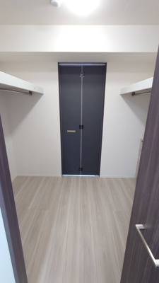 【収納】 | Grand Felicia | 洋室7.1帖 ウォークスルークローゼット