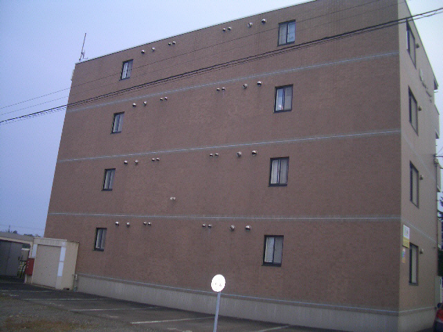 ヒーローズの外観