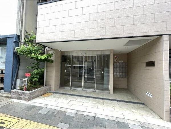 ヴィラペントハウス堺東のエントランス